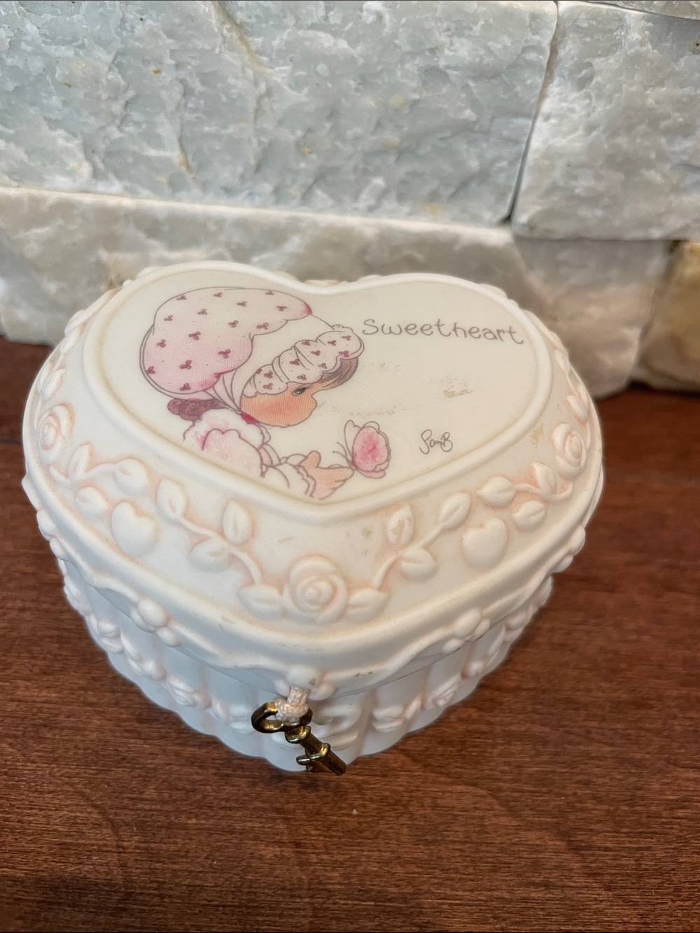 5/$25 Precious Moments 'Sweetheart' Heart-Shaped Trinket Box - White and Pink